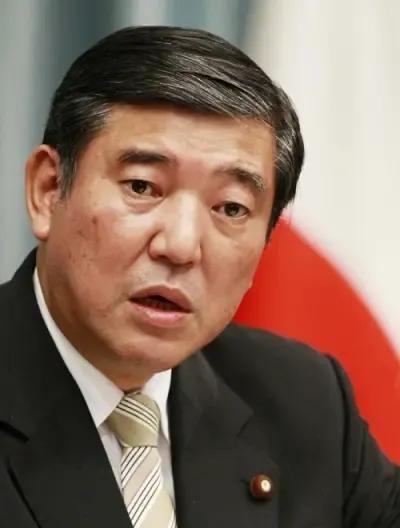 日本首相石破茂车祸现场曝光，事件深度解析