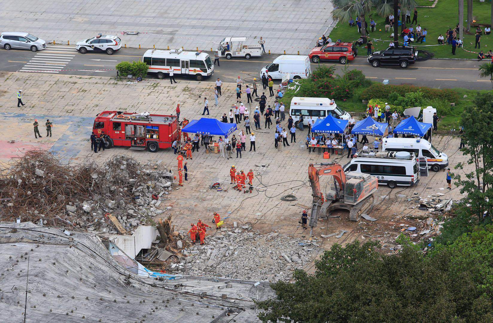 深圳施工现场地面坍塌事故揭秘，13人失联背后的深度剖析