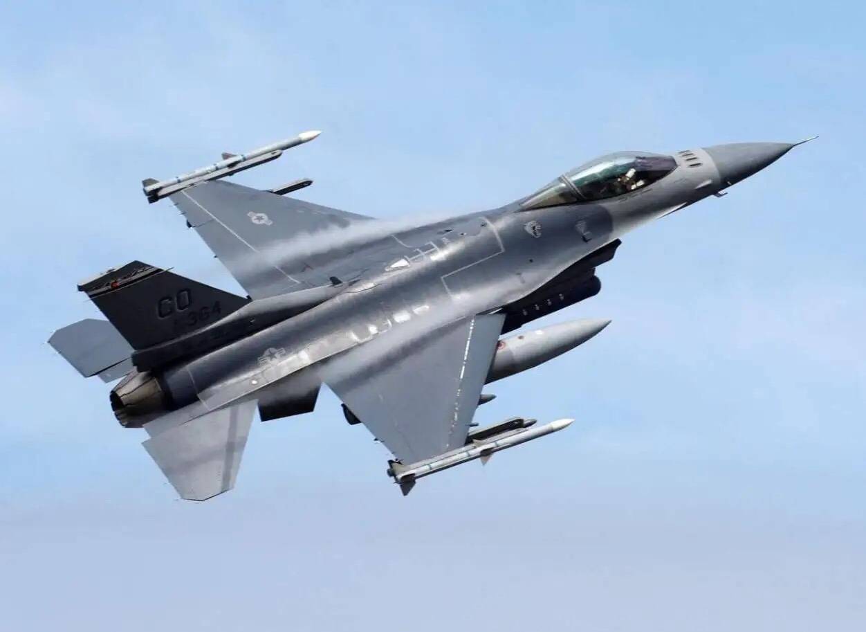 F-16战斗机，探究几代机的定义与特点