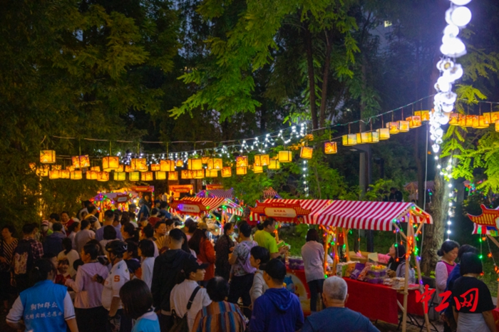 辽宁朝阳女神形象花灯引发争议，传统与现代审美的碰撞之光