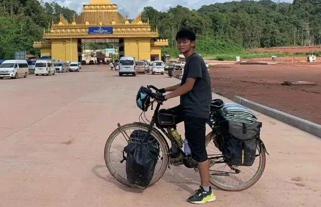 小伙三亚骑行之旅，沙滩下的行李记忆