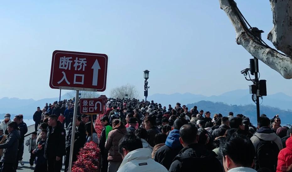 旅游热潮下的挑战，景区售罄、约满与限流紧急提醒