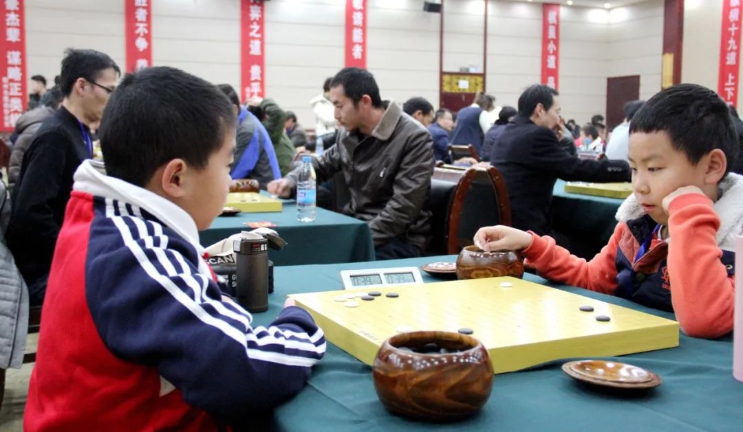 世界围棋团体锦标赛实施新规则，棋盘外情况不予处罚，影响广泛