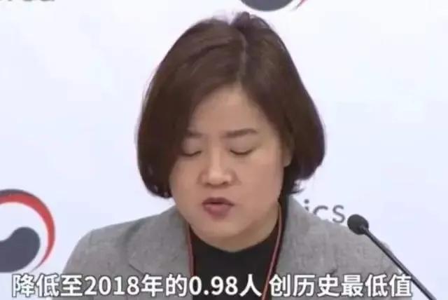 年轻人不生现象背后的深度思考与社会关注